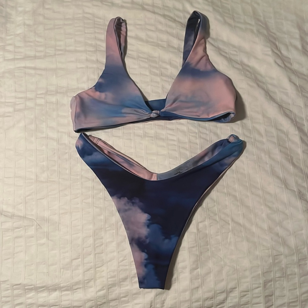 Skatie two piece, S top, M bottom